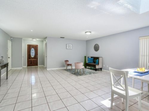 9114 Camino Villa Blvd, Tampa FL 33635-1066 exterior