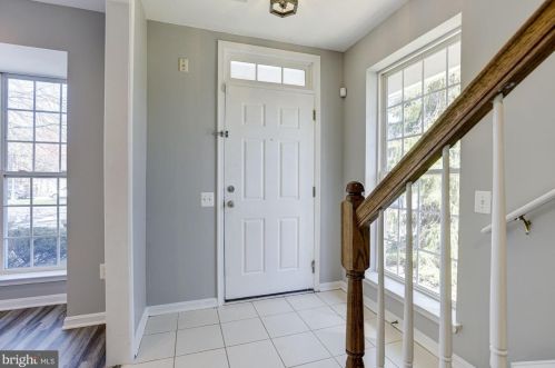 224 Fallsgrove Blvd, Rockville, MD 20850-4711