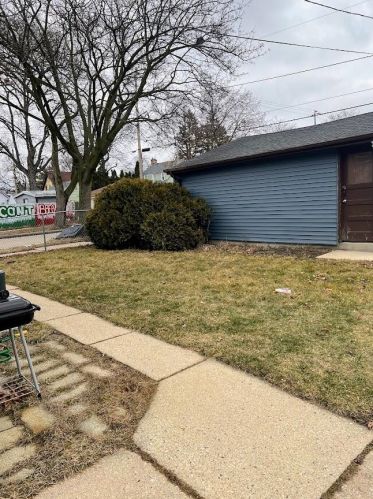5692 40th St, Milwaukee WI  53209-3906 exterior