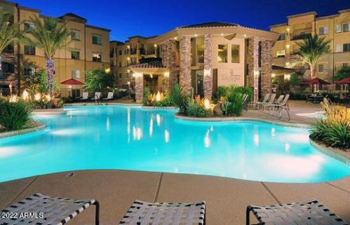 5450 Deer Valley Dr, Phoenix AZ  85054-8118 exterior