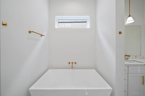 8610 Cross Country Dr, Humble TX 77346-6115 exterior