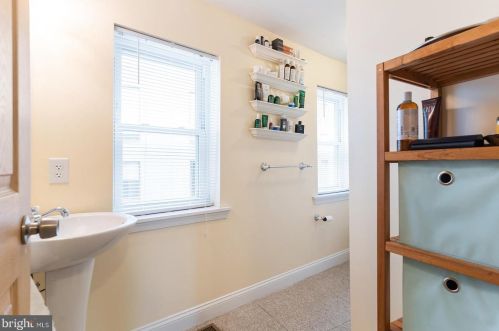 2572 Collins St, Philadelphia PA 19134-3710 exterior