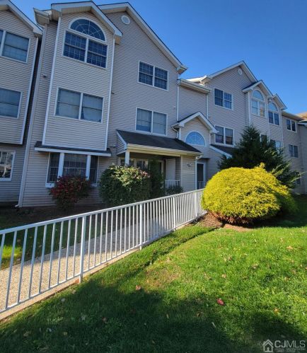 516 Edpas Rd, New Brunswick NJ 08901-3808 exterior