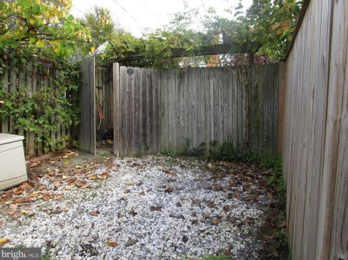 925 Columbus St, Alexandria VA 22314-1611 exterior