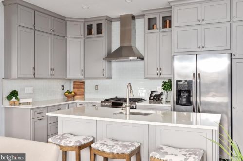 5019 Murtha St, Alexandria VA 22304-8611 exterior