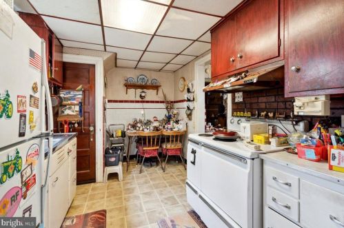 733 Lewis Rd, Limerick PA 19468-1307 exterior