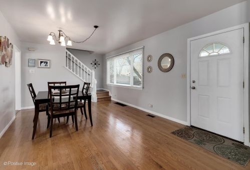 885 Fairfield Ave, Elmhurst, IL 60126-4945