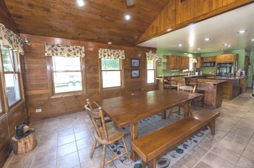 22116 Frontage Rd, Joliet IL 60431-9039 exterior