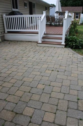 12 Linda Ln, Enfield CT exterior