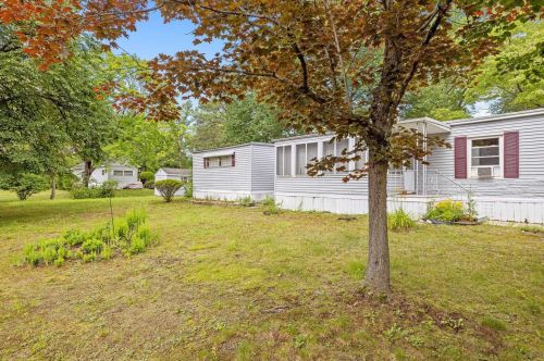 16 Juniper Ln, Concord, NH 03304-3207