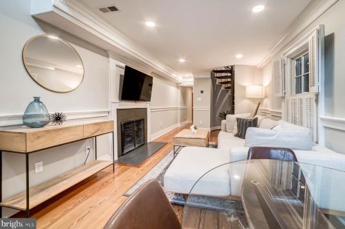 527 Wilkes St, Alexandria VA  22314-3723 exterior