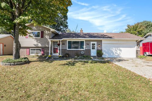 5467 Greenboro Dr, Grand Rapids, MI 49508-6043