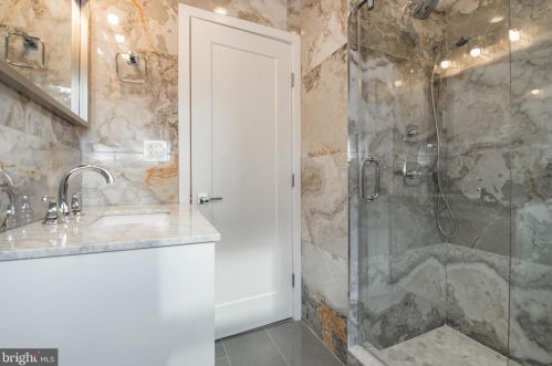 1628 Ellsworth St, Philadelphia PA 19146-2811 exterior