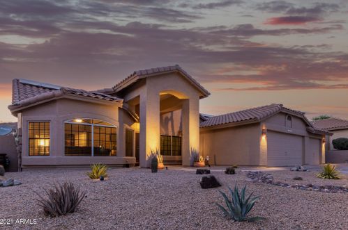 15466 1st Ave, Phoenix, AZ 85023-3608