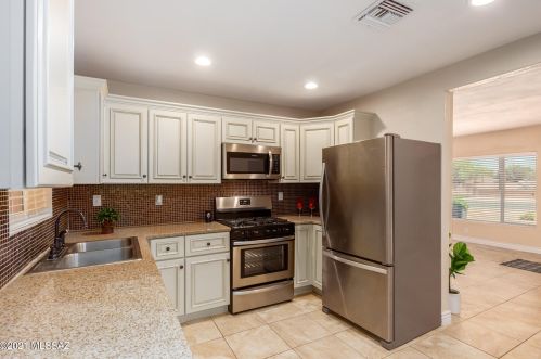 3402 Seneca St, Tucson AZ 85716-3200 exterior