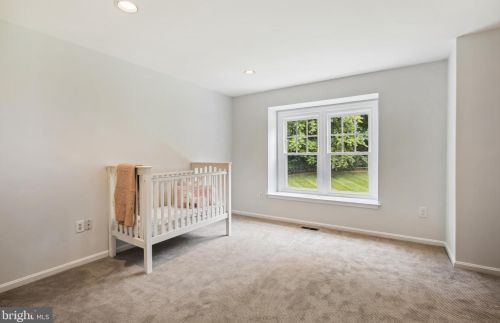 1006 Farm Haven Dr, Rockville MD 20852-4244 exterior