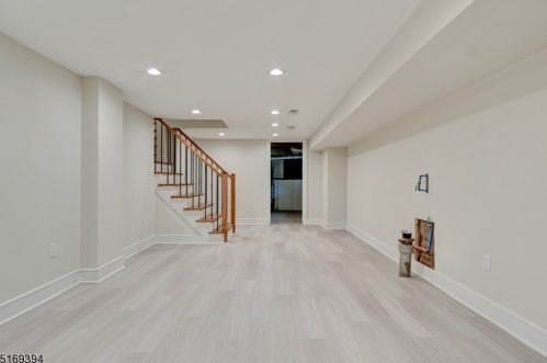 29 Hickory Pl, Livingston NJ  07039-3614 exterior