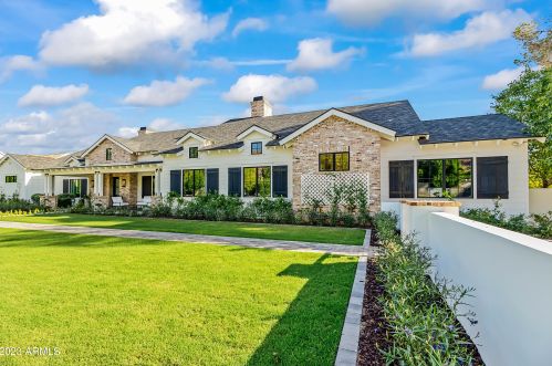 5431 Exeter Blvd, Phoenix AZ 85018-3227 exterior