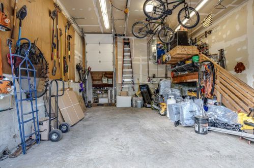 8520 Acorn Path, Bull Valley IL 60097-8866 exterior