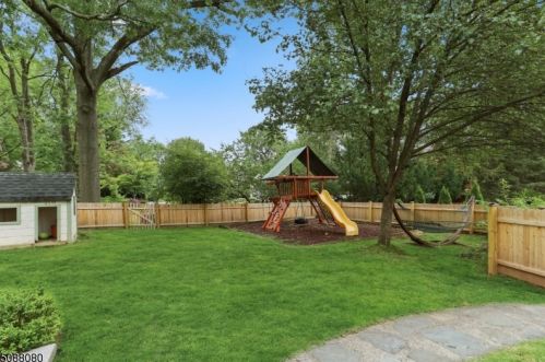 27 New England Rd, Maplewood NJ 07040-1057 exterior