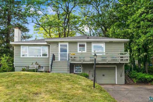 405 Leicester Ave, Duluth, MN 55803-2116