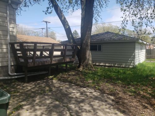 14219 Drexel Ave, Dolton IL 60419-1931 exterior