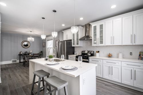 2524 Becher St, Milwaukee WI  53215-2521 exterior