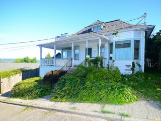 3209 Charles St, Seattle WA  98144-3215 exterior