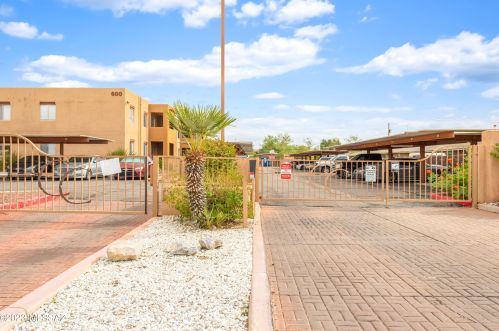 1810 Blacklidge Dr, Tucson AZ 85719-2772 exterior