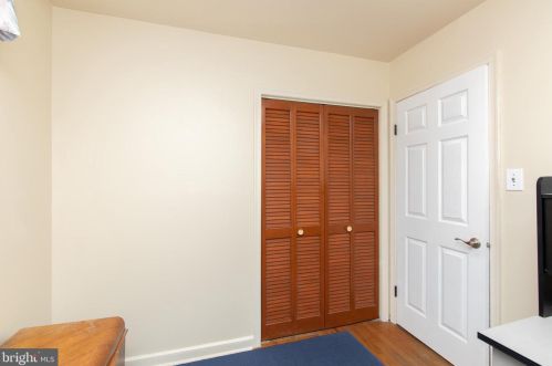 18 Trinity Ln, Blenheim NJ exterior