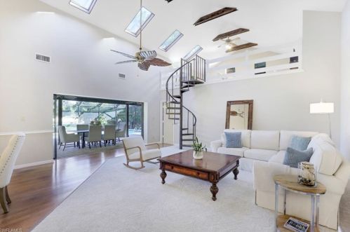 1915 Empress Ct, Naples FL 34110-8141 exterior