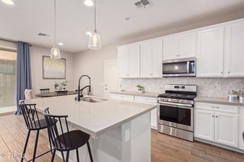 17237 9th Pl, Phoenix AZ 85022-7857 exterior