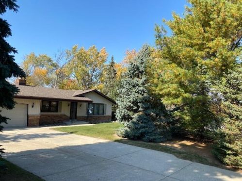 5045 36th St, Milwaukee, WI 53221-2526