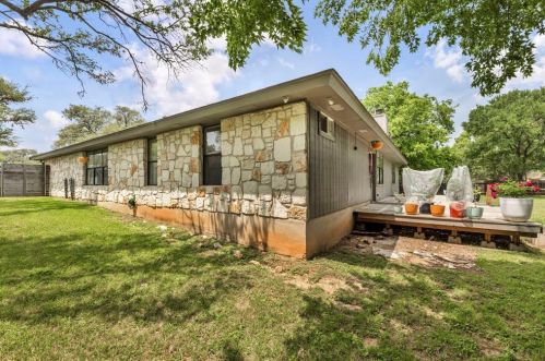 3300 Eldorado Trl, Austin TX 78739-5704 exterior