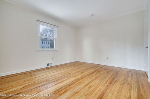 15 Glenwood Dr, Berkeley Township NJ 08721-1021 exterior