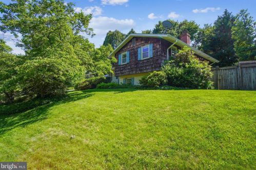 11834 Enid Dr, Rockville, MD 20854-3454