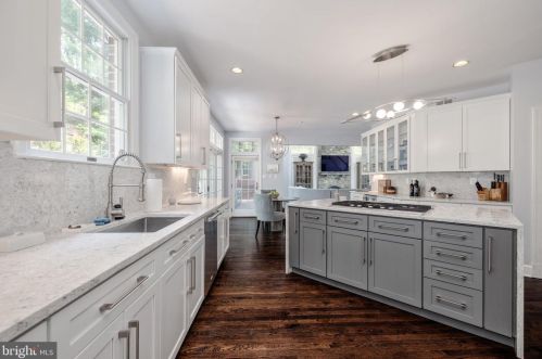 1941 Valleywood Rd, Mc Lean VA  22101-4931 exterior