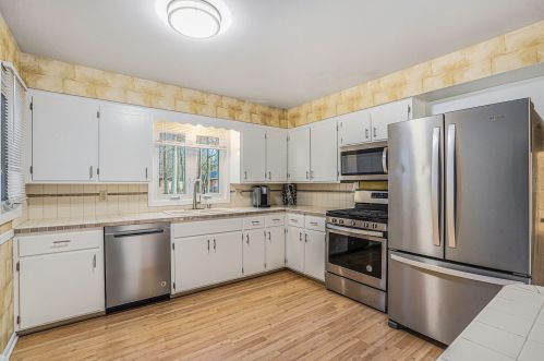 4787 Grenadier Dr, Wyoming MI exterior