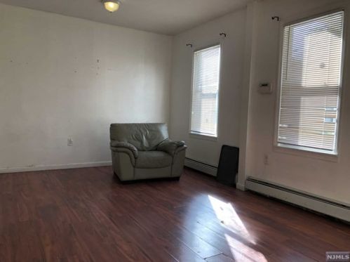 935 28th St, Paterson NJ  07513-1328 exterior