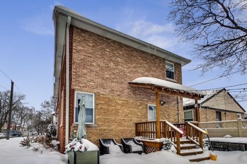 6098 Caldwell Ave, Chicago IL 60646-4111 exterior