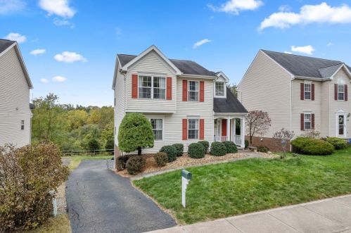 162 Oakbrook Cir, Pittsburgh, PA 15220-4656