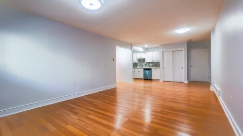 18 Pond St, Boston, MA