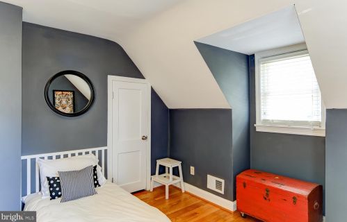 716 Beall Ave, Rockville MD 20850-2107 exterior