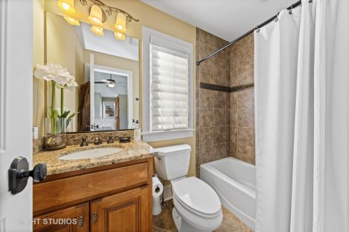 540 Kenilworth Ave, Elmhurst IL 60126-4445 exterior