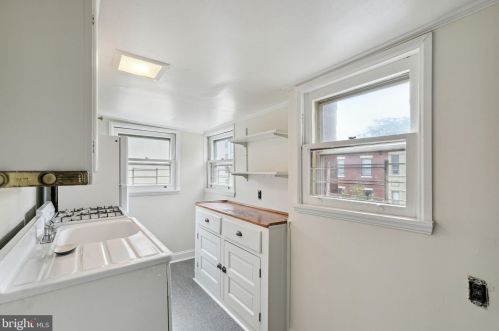 601 18 St, Philadelphia PA 19140-1013 exterior