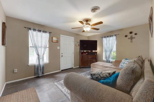 3414 Blumie St, Austin TX 78745-6704 exterior