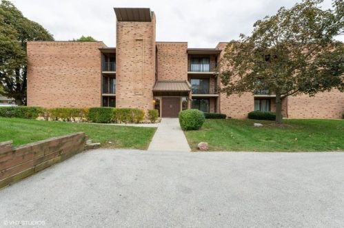 8735 72nd St, Milwaukee WI  53223-2746 exterior