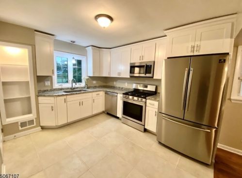 223 Hawthorne St, Roselle Park NJ  07204-1812 exterior