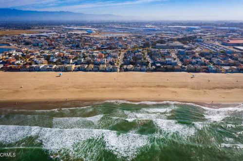 264 Hollywood Blvd, Oxnard, CA 93035-4417