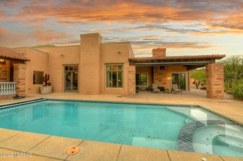 6950 Sweetwater Dr, Tucson, AZ 85745-9281
